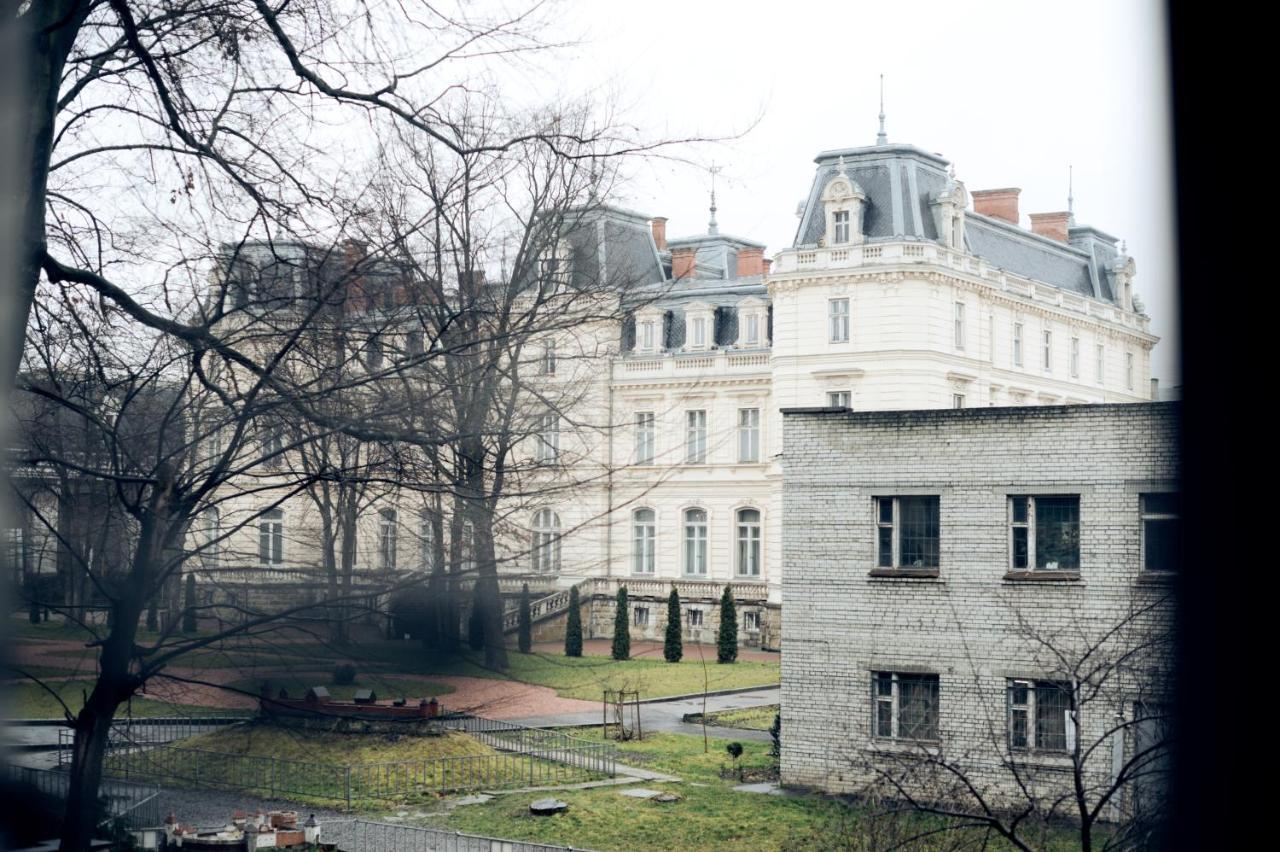 Apartments Near Potocki Palace Leopoli Esterno foto